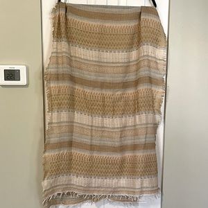Echo yellow woven scarf